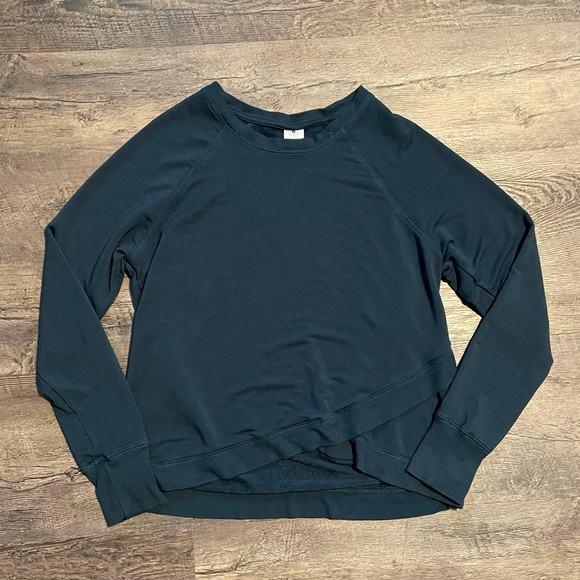 ⭐️4 for $10⭐️Faux Wrap Navy Athletic Shirt. - Picture 5 of 9